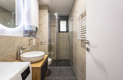 Location d’un élégant appartement de 3 pièces, 82 m², Voždovac, Belgrade, Serbie